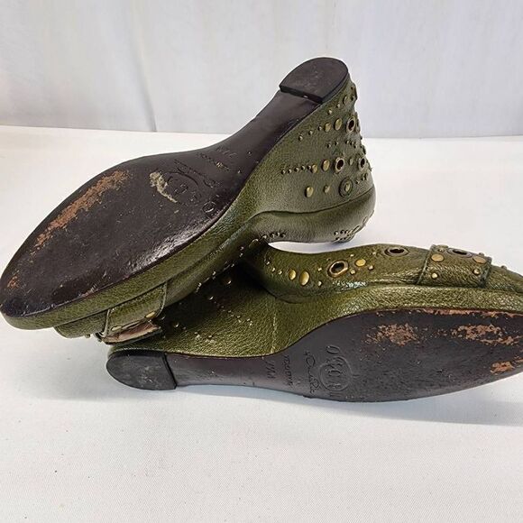 Oscar by Oscar de la Renta Leather Green Studded Wedges Heel in size 7.5 - Picture 8 of 9